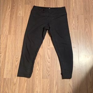 Black cropped leggings